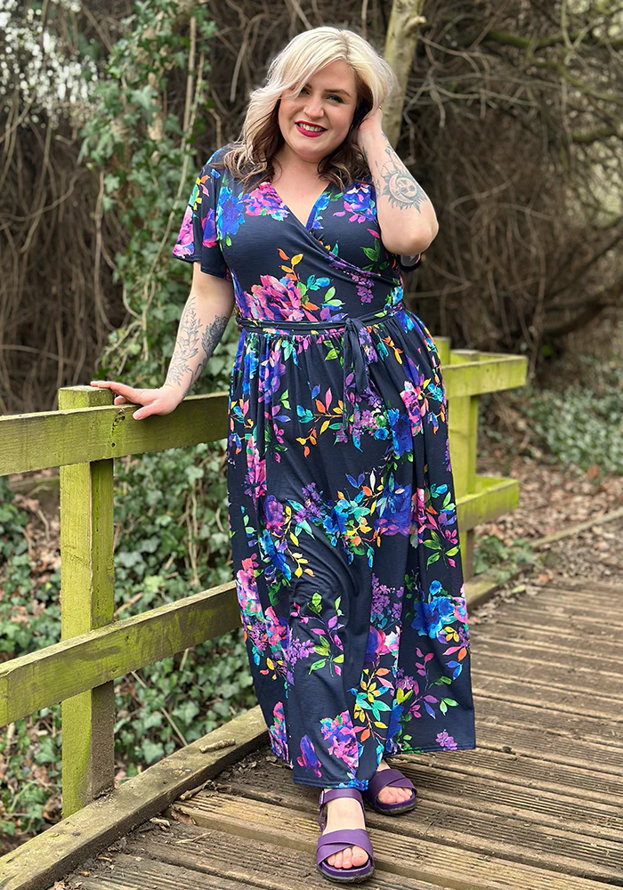 Adrianna Large Scale Floral Print Maxi Dress - Image 6