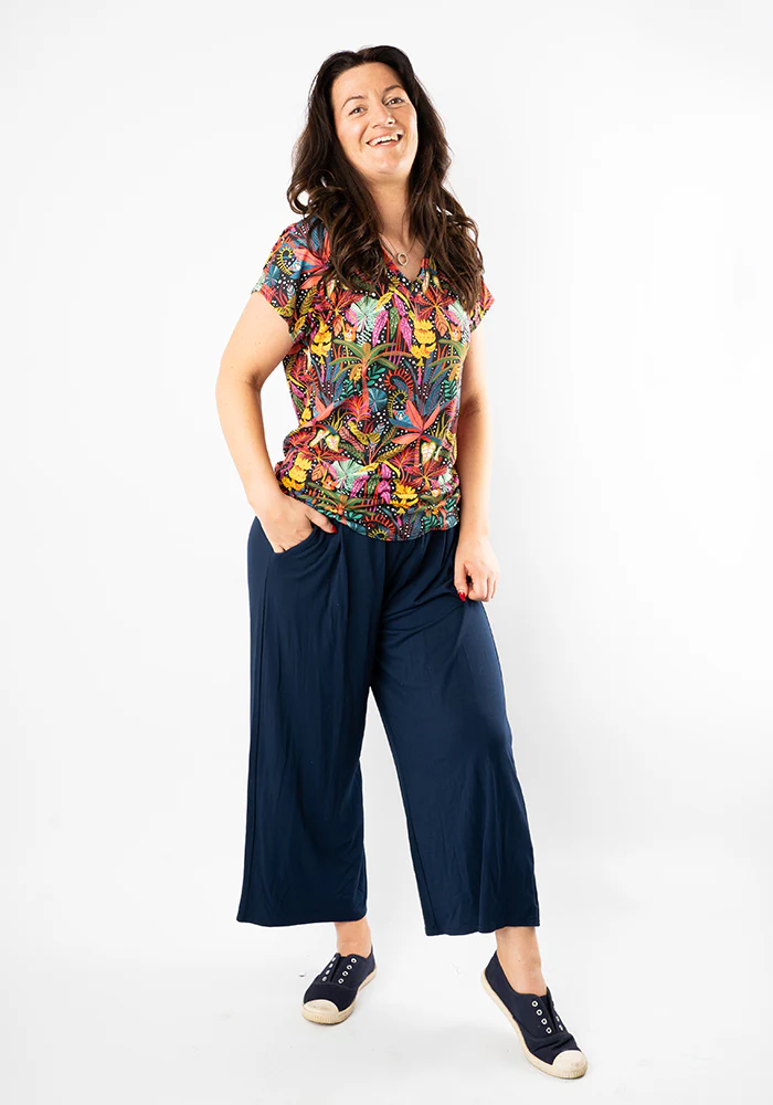 Bush Babies Print Extended Shoulder V-Neck Top - Image 4