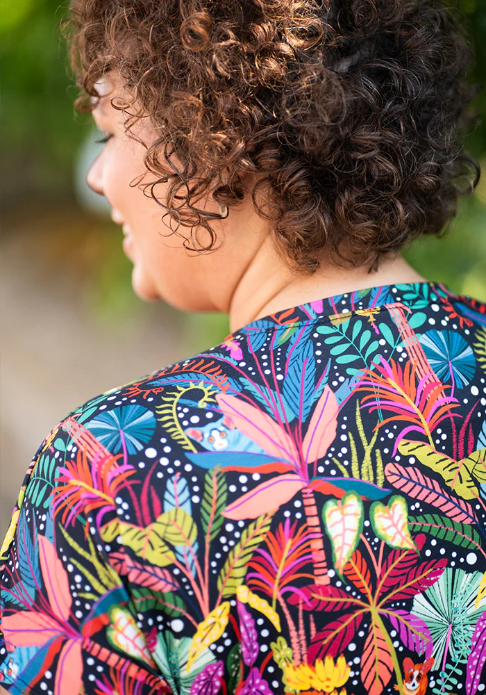 Bush Babies Print Extended Shoulder V-Neck Top - Image 5