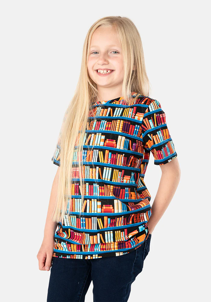 Children's Bookshelf Print Cotton T-Shirt (Connie) - Image 4