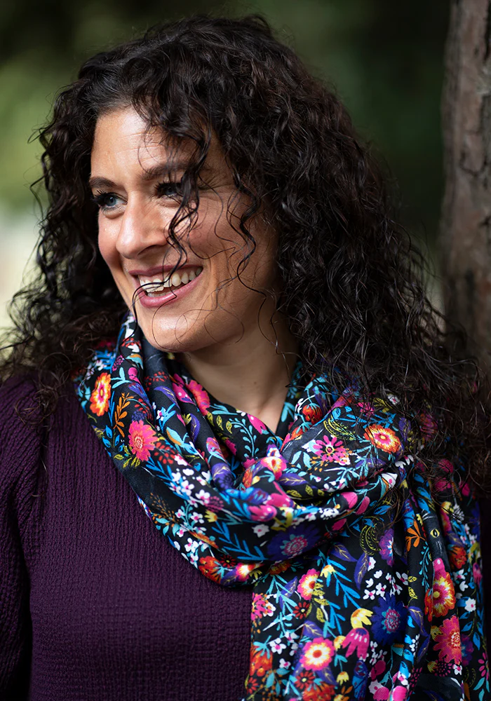 Colourful Women's Lightweight Printed Scarf (Hidden Cat Print) - Image 6