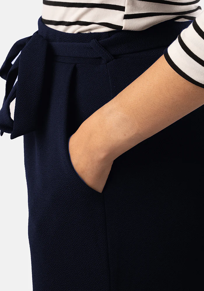 Myleene Navy 3/4 Leg Trouser - Image 4